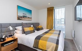 Urban Retreat -Architectural Award Winning 2Bm 2Bath - Free Parking!